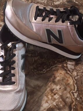 New Balance Metallic Pink & Black Sneakers
